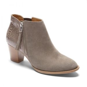 Vionic sz 10 Upright Anne Greige Snake heel boots